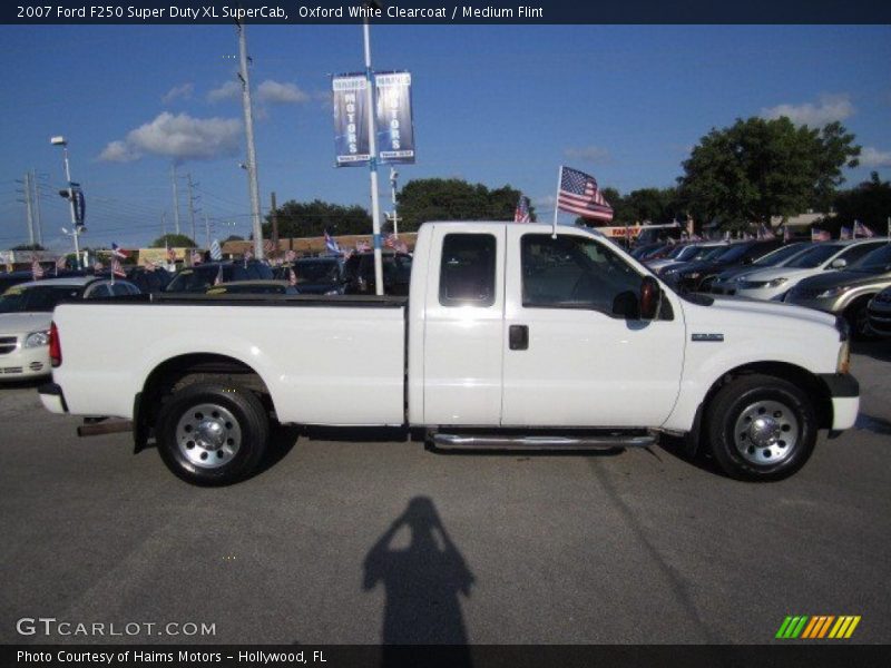 Oxford White Clearcoat / Medium Flint 2007 Ford F250 Super Duty XL SuperCab
