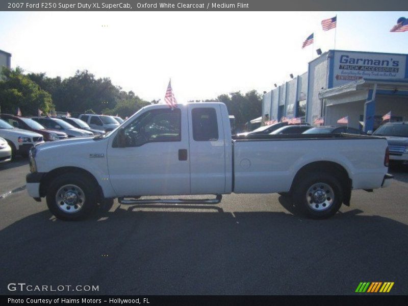 Oxford White Clearcoat / Medium Flint 2007 Ford F250 Super Duty XL SuperCab