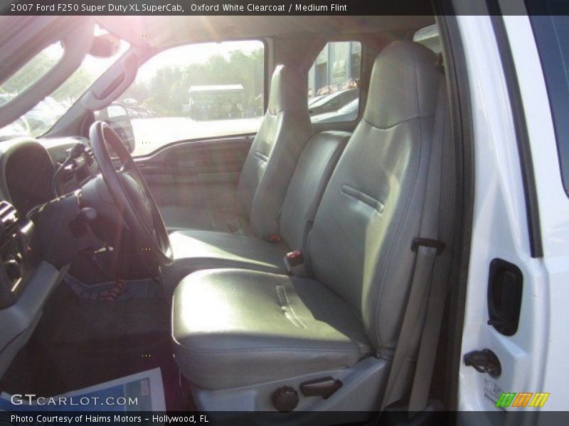 Oxford White Clearcoat / Medium Flint 2007 Ford F250 Super Duty XL SuperCab