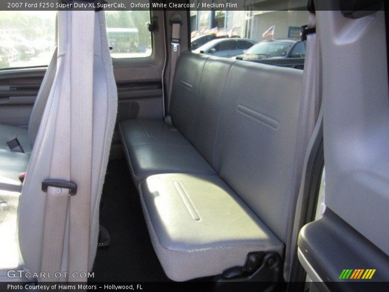 Oxford White Clearcoat / Medium Flint 2007 Ford F250 Super Duty XL SuperCab
