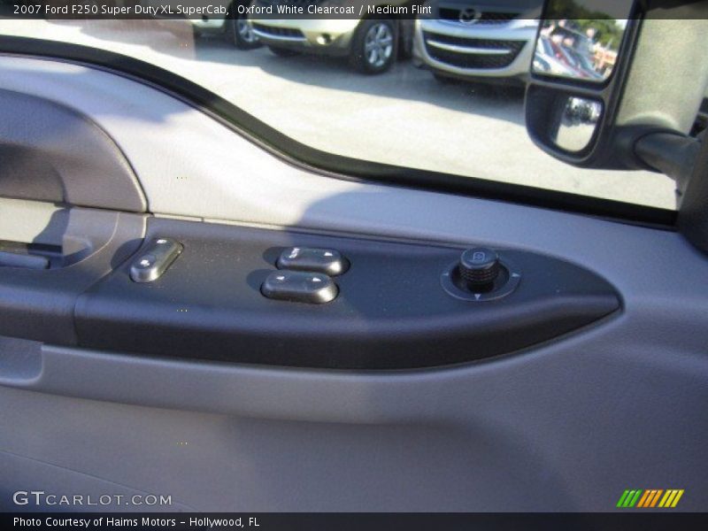 Oxford White Clearcoat / Medium Flint 2007 Ford F250 Super Duty XL SuperCab