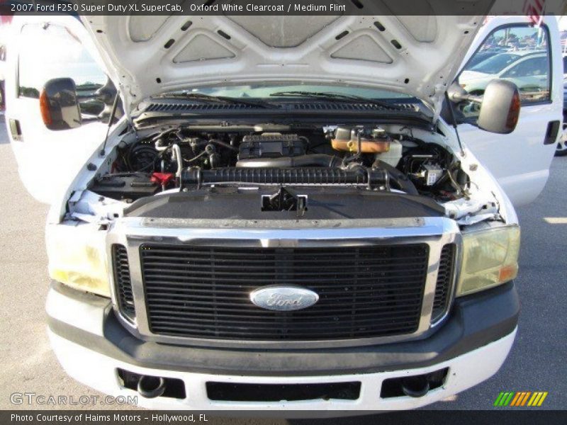 Oxford White Clearcoat / Medium Flint 2007 Ford F250 Super Duty XL SuperCab