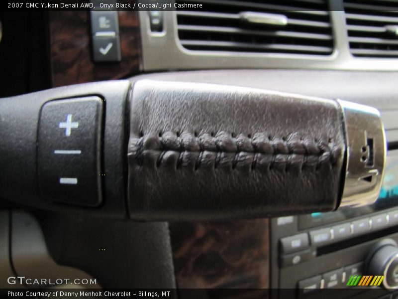 Onyx Black / Cocoa/Light Cashmere 2007 GMC Yukon Denali AWD