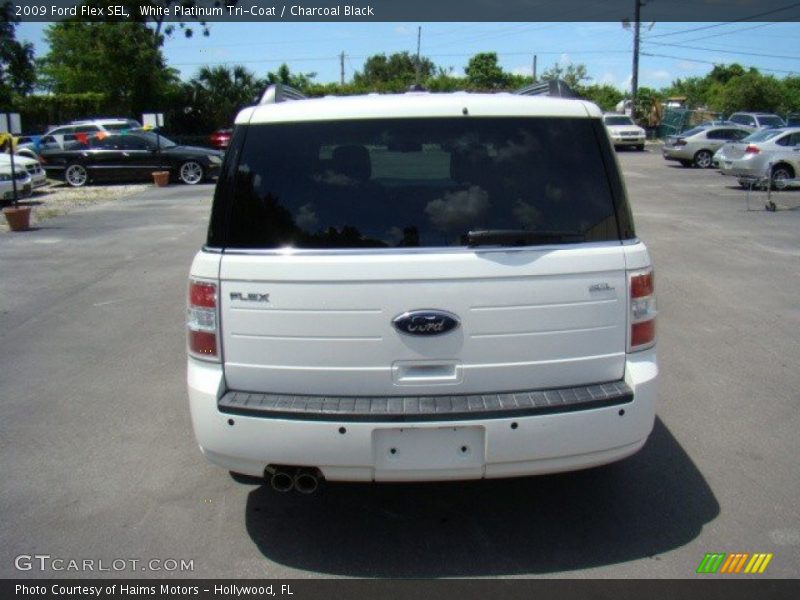 White Platinum Tri-Coat / Charcoal Black 2009 Ford Flex SEL