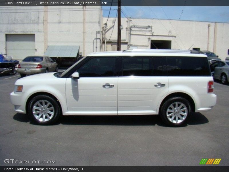 White Platinum Tri-Coat / Charcoal Black 2009 Ford Flex SEL