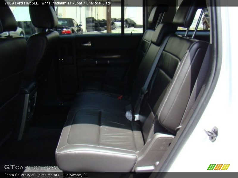 White Platinum Tri-Coat / Charcoal Black 2009 Ford Flex SEL