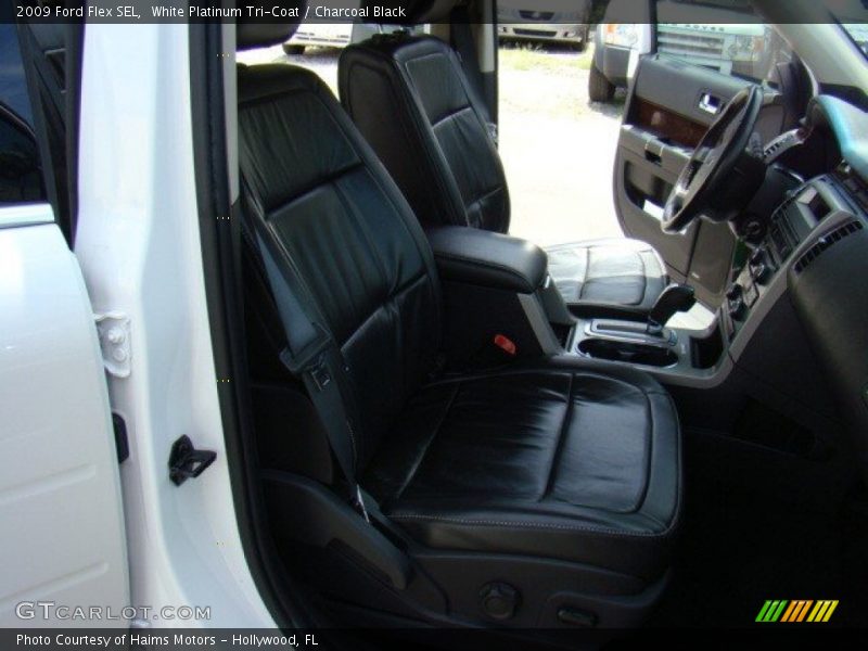 White Platinum Tri-Coat / Charcoal Black 2009 Ford Flex SEL