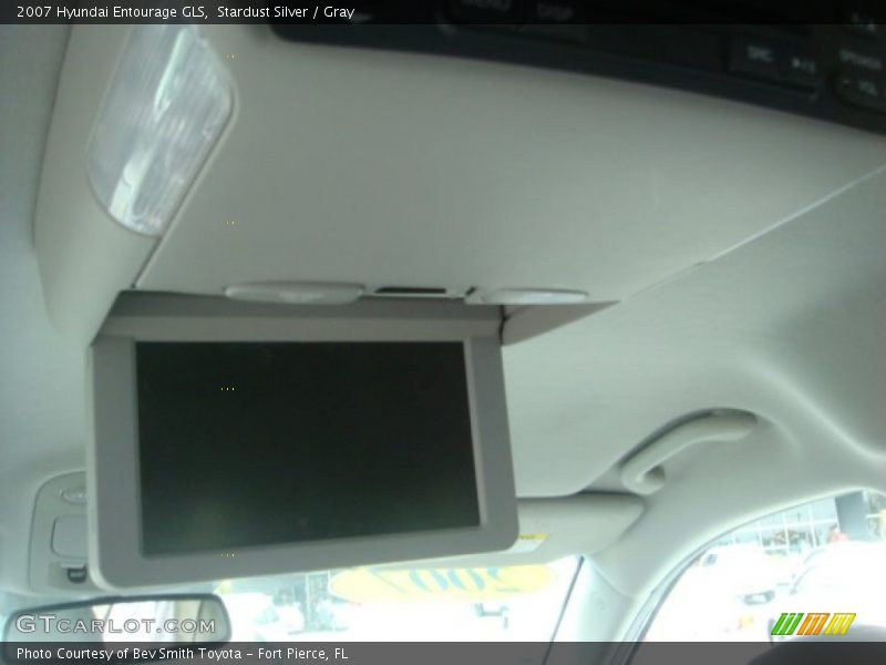 Stardust Silver / Gray 2007 Hyundai Entourage GLS