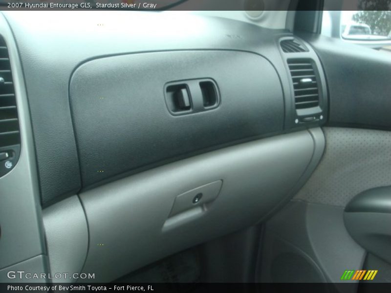 Stardust Silver / Gray 2007 Hyundai Entourage GLS