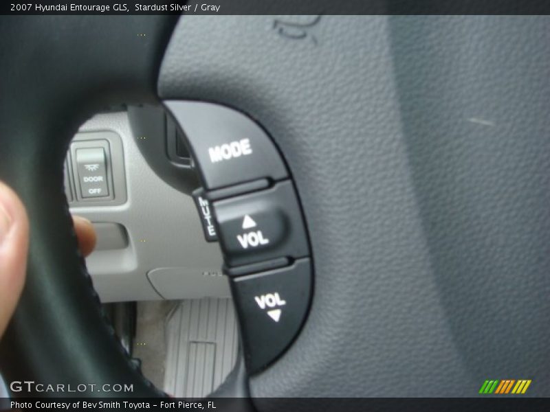 Stardust Silver / Gray 2007 Hyundai Entourage GLS