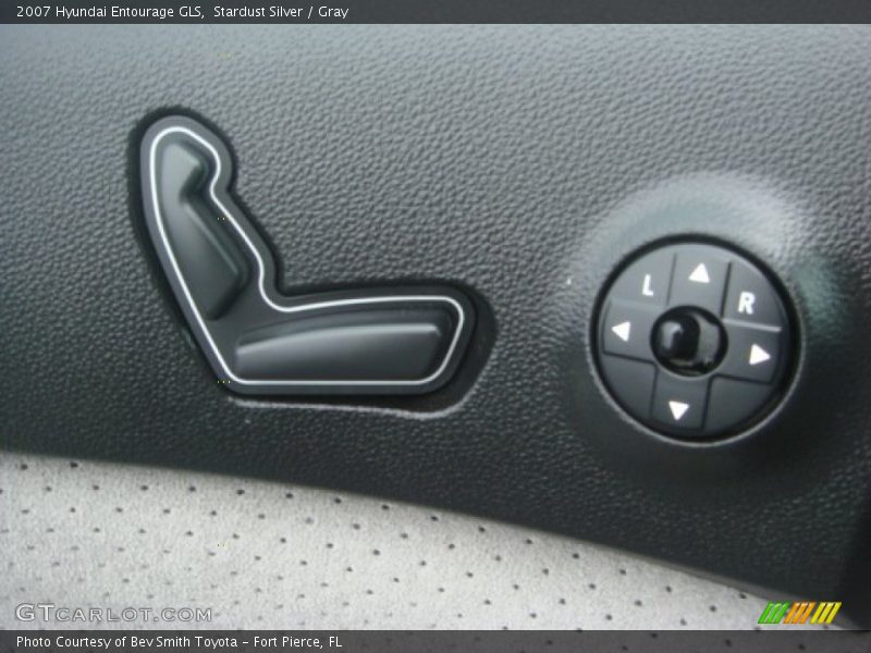 Stardust Silver / Gray 2007 Hyundai Entourage GLS