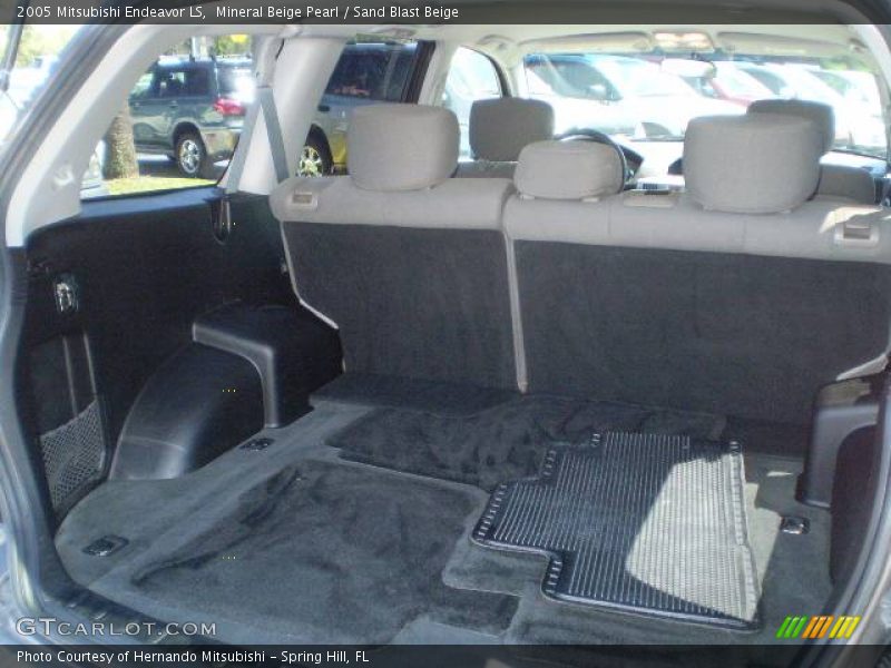 Mineral Beige Pearl / Sand Blast Beige 2005 Mitsubishi Endeavor LS