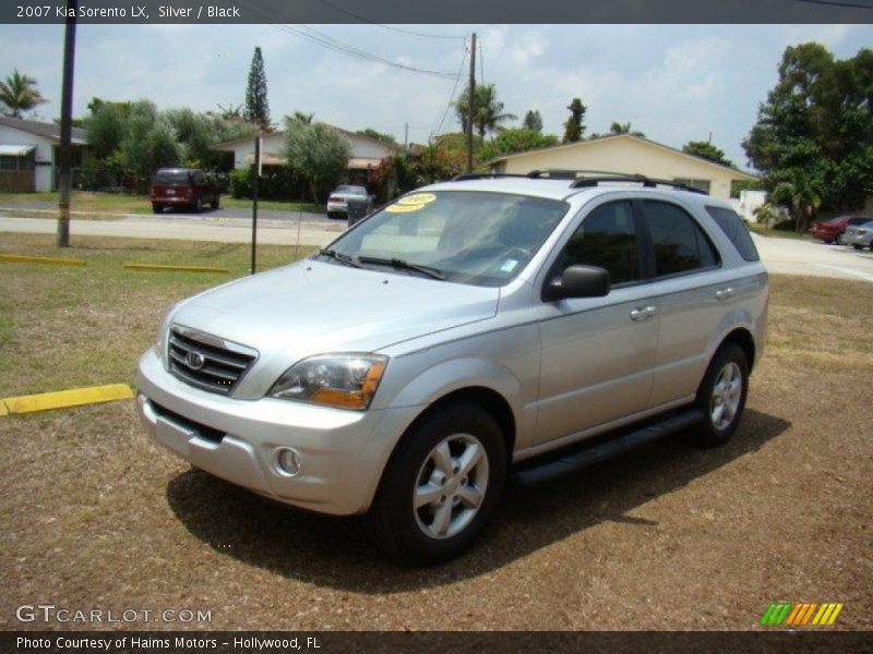 Silver / Black 2007 Kia Sorento LX