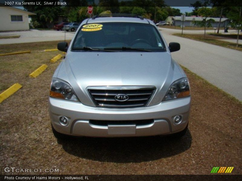Silver / Black 2007 Kia Sorento LX