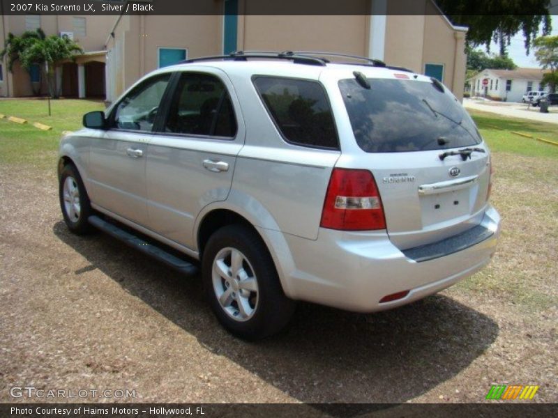 Silver / Black 2007 Kia Sorento LX