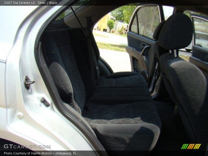 Silver / Black 2007 Kia Sorento LX