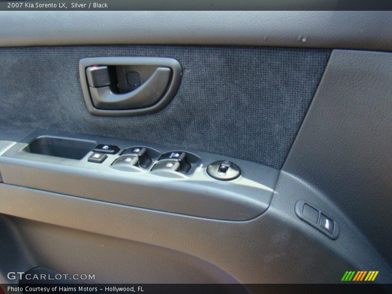 Silver / Black 2007 Kia Sorento LX
