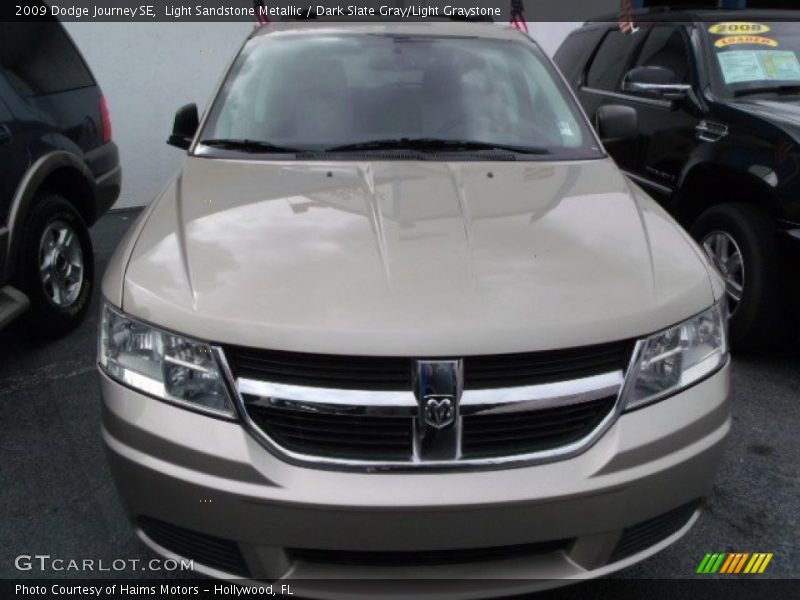 Light Sandstone Metallic / Dark Slate Gray/Light Graystone 2009 Dodge Journey SE