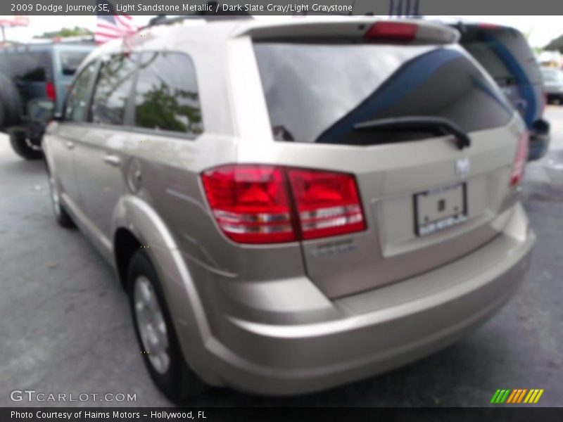 Light Sandstone Metallic / Dark Slate Gray/Light Graystone 2009 Dodge Journey SE