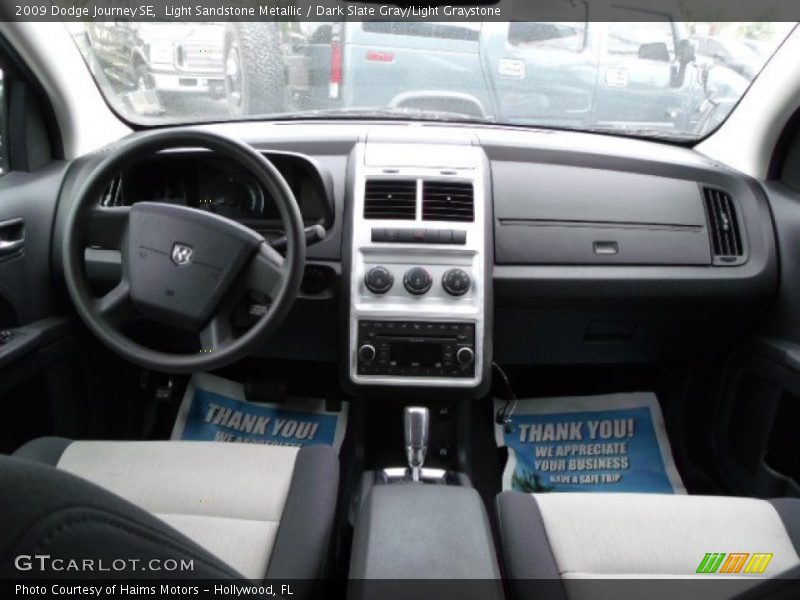 Light Sandstone Metallic / Dark Slate Gray/Light Graystone 2009 Dodge Journey SE