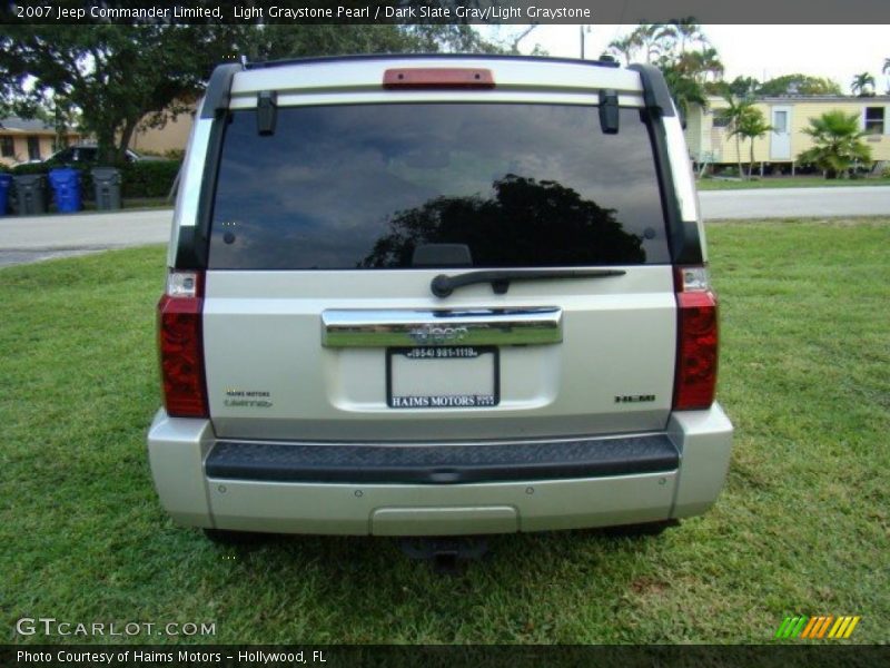 Light Graystone Pearl / Dark Slate Gray/Light Graystone 2007 Jeep Commander Limited