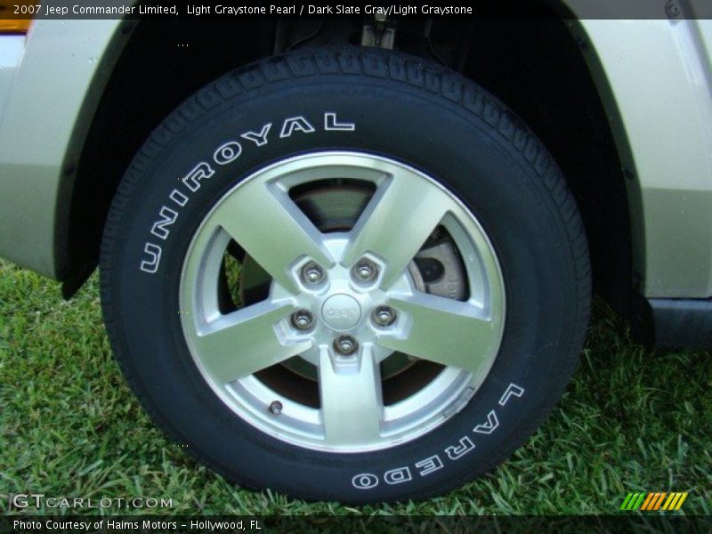 Light Graystone Pearl / Dark Slate Gray/Light Graystone 2007 Jeep Commander Limited