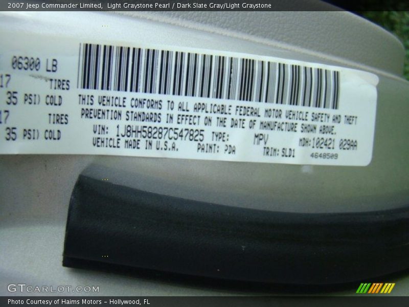 Light Graystone Pearl / Dark Slate Gray/Light Graystone 2007 Jeep Commander Limited