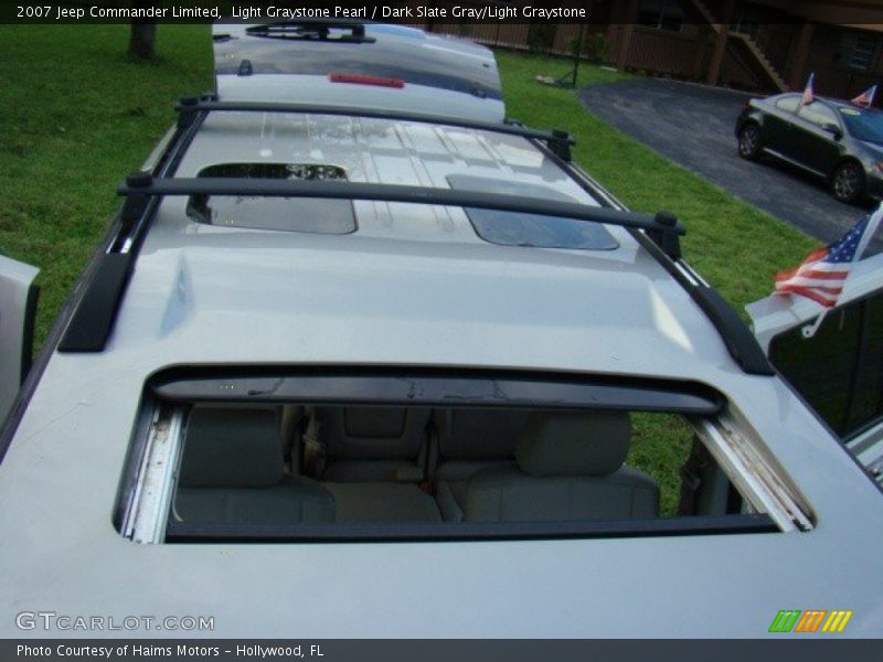 Light Graystone Pearl / Dark Slate Gray/Light Graystone 2007 Jeep Commander Limited