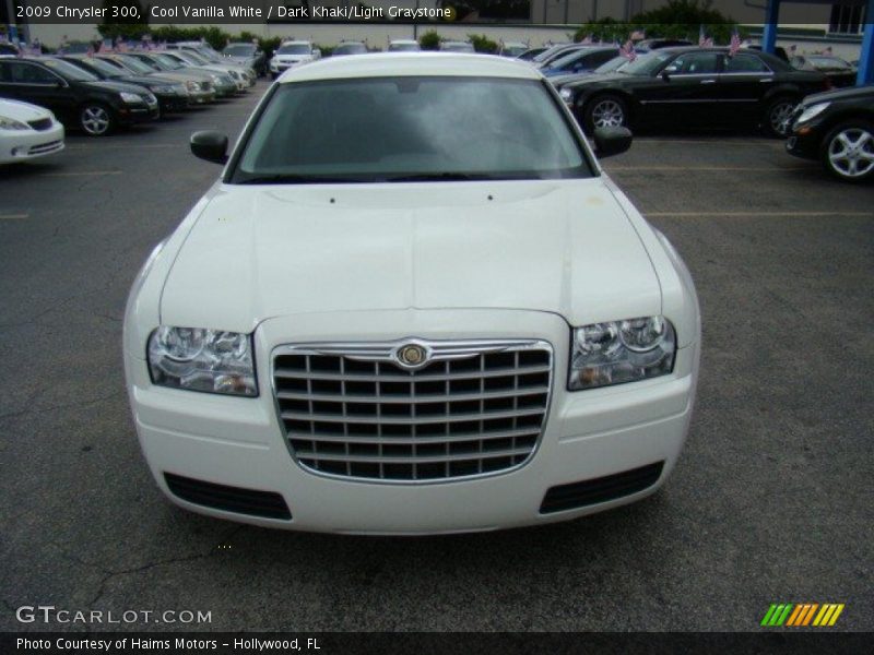 Cool Vanilla White / Dark Khaki/Light Graystone 2009 Chrysler 300