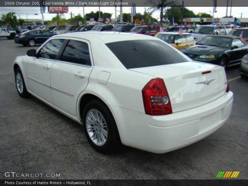 Cool Vanilla White / Dark Khaki/Light Graystone 2009 Chrysler 300