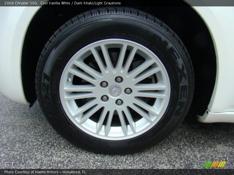 Cool Vanilla White / Dark Khaki/Light Graystone 2009 Chrysler 300