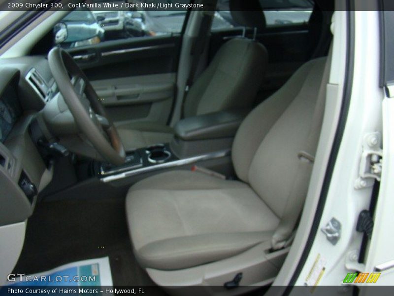 Cool Vanilla White / Dark Khaki/Light Graystone 2009 Chrysler 300