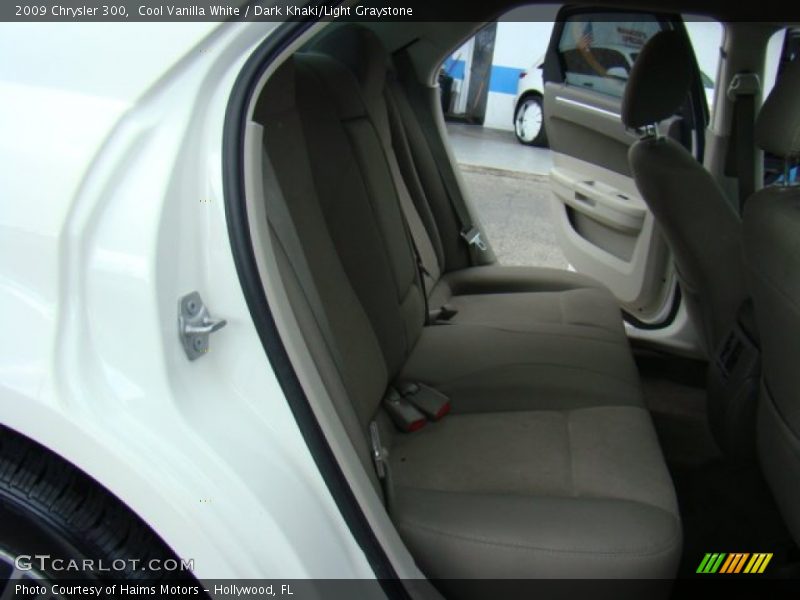 Cool Vanilla White / Dark Khaki/Light Graystone 2009 Chrysler 300