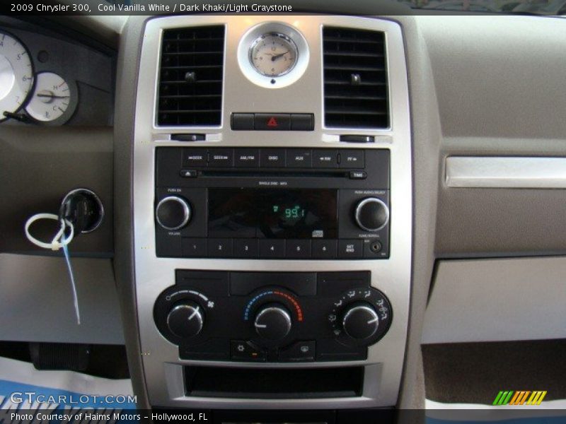 Cool Vanilla White / Dark Khaki/Light Graystone 2009 Chrysler 300