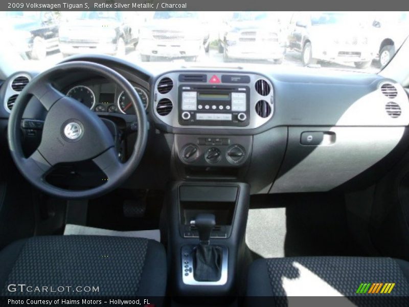 Reflex Silver Metallic / Charcoal 2009 Volkswagen Tiguan S