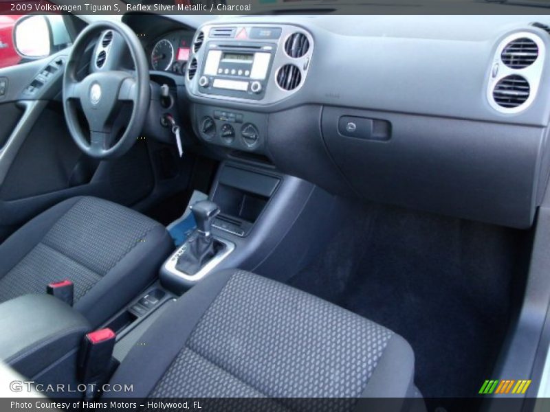 Reflex Silver Metallic / Charcoal 2009 Volkswagen Tiguan S