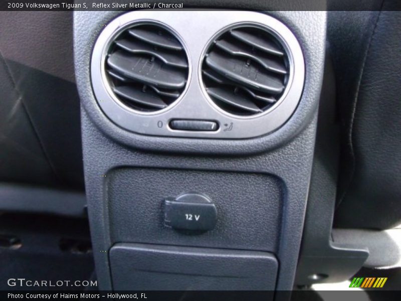 Reflex Silver Metallic / Charcoal 2009 Volkswagen Tiguan S