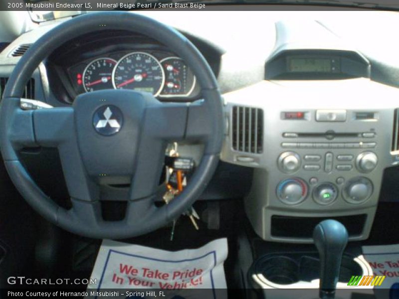 Mineral Beige Pearl / Sand Blast Beige 2005 Mitsubishi Endeavor LS