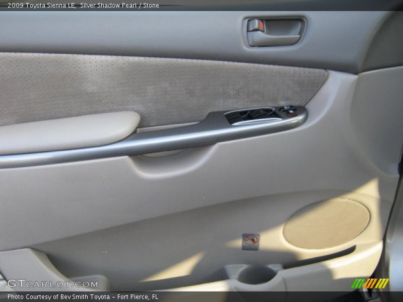 Silver Shadow Pearl / Stone 2009 Toyota Sienna LE