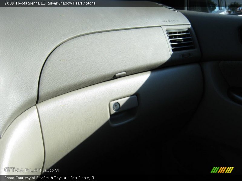 Silver Shadow Pearl / Stone 2009 Toyota Sienna LE