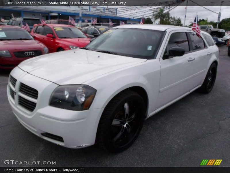 Stone White / Dark Slate Gray/Light Slate Gray 2006 Dodge Magnum SE
