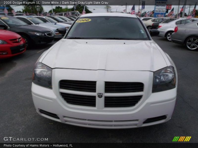 Stone White / Dark Slate Gray/Light Slate Gray 2006 Dodge Magnum SE