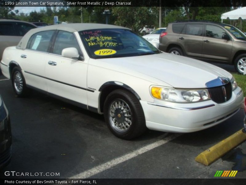 Silver Frost Metallic / Deep Charcoal 1999 Lincoln Town Car Signature