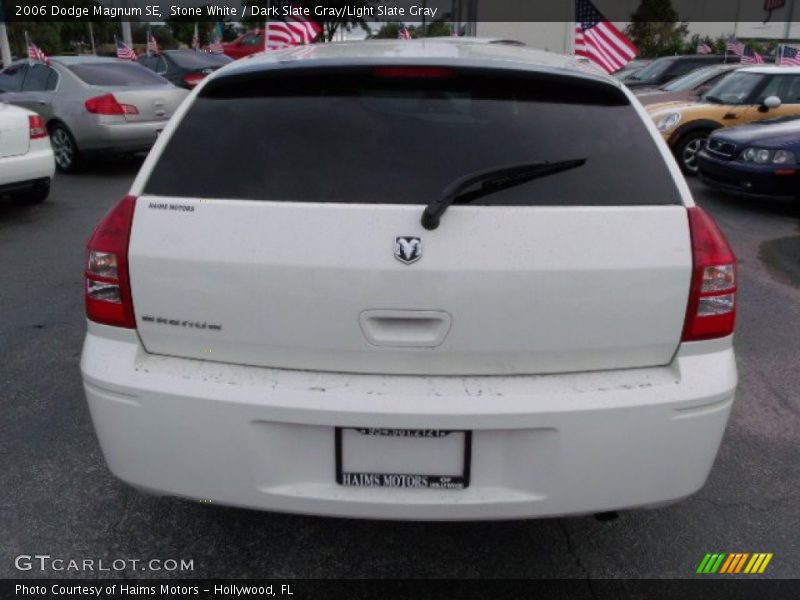 Stone White / Dark Slate Gray/Light Slate Gray 2006 Dodge Magnum SE