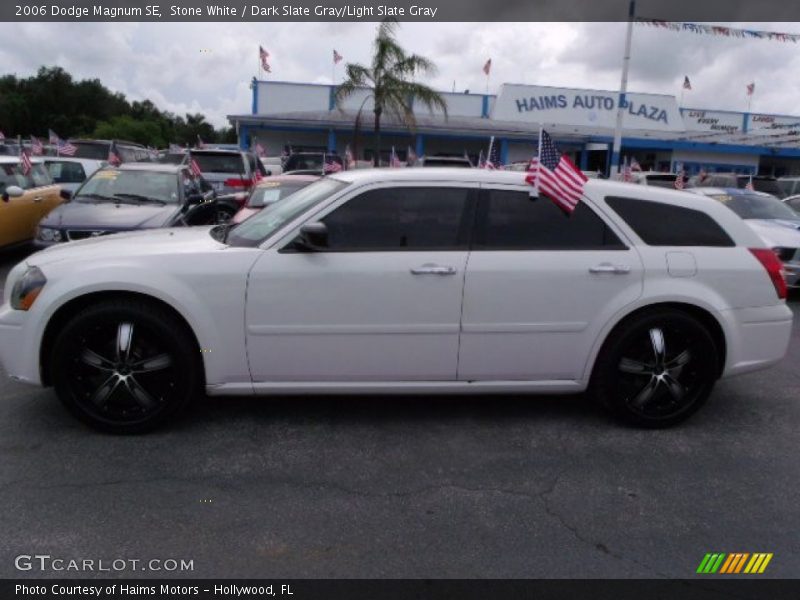 Stone White / Dark Slate Gray/Light Slate Gray 2006 Dodge Magnum SE