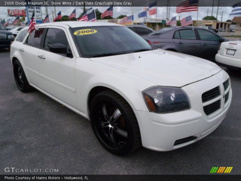 Stone White / Dark Slate Gray/Light Slate Gray 2006 Dodge Magnum SE