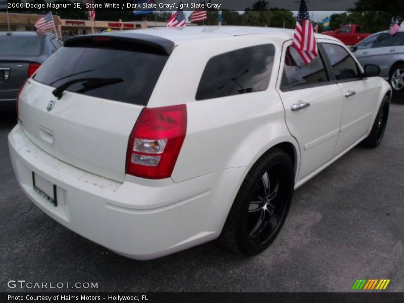 Stone White / Dark Slate Gray/Light Slate Gray 2006 Dodge Magnum SE