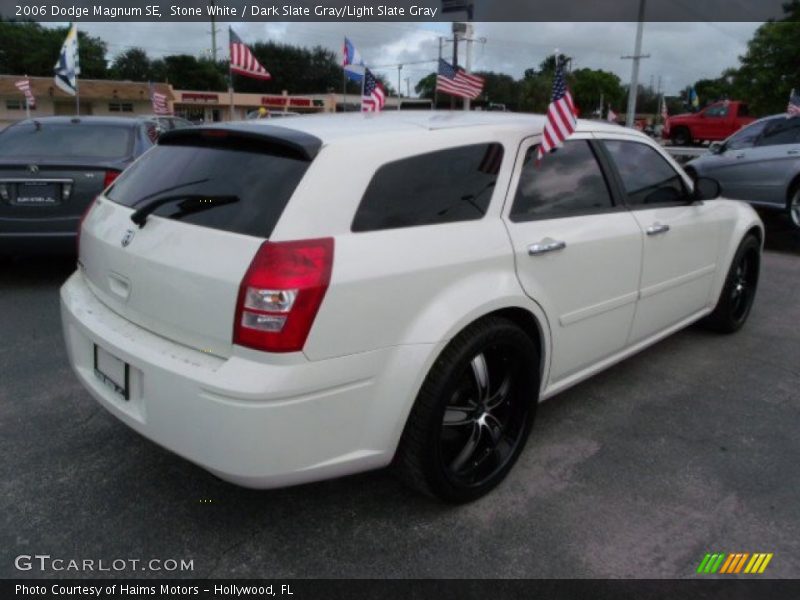 Stone White / Dark Slate Gray/Light Slate Gray 2006 Dodge Magnum SE