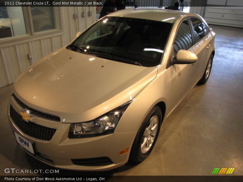 Gold Mist Metallic / Jet Black 2011 Chevrolet Cruze LT