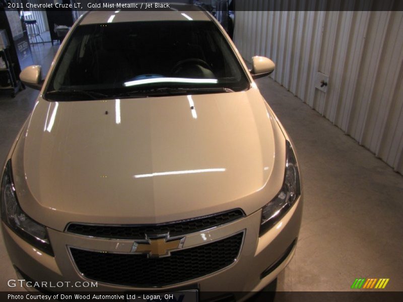 Gold Mist Metallic / Jet Black 2011 Chevrolet Cruze LT